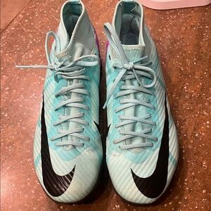 Nike Athletic Shoes in Aqua and Black